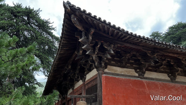 东大殿西南侧